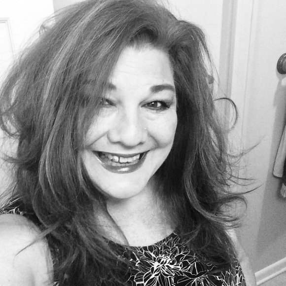 Meet your Posher, Gloria - Picture 8 of 8